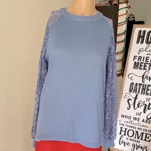 EUC Blue Beautiful Top Size Small